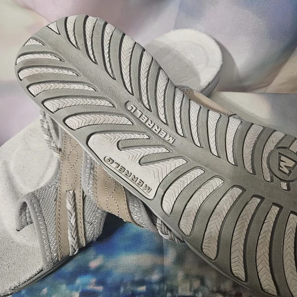 Merrell Tan and Gray Women's Sandals 8M NWOT - Picture 3 of 4